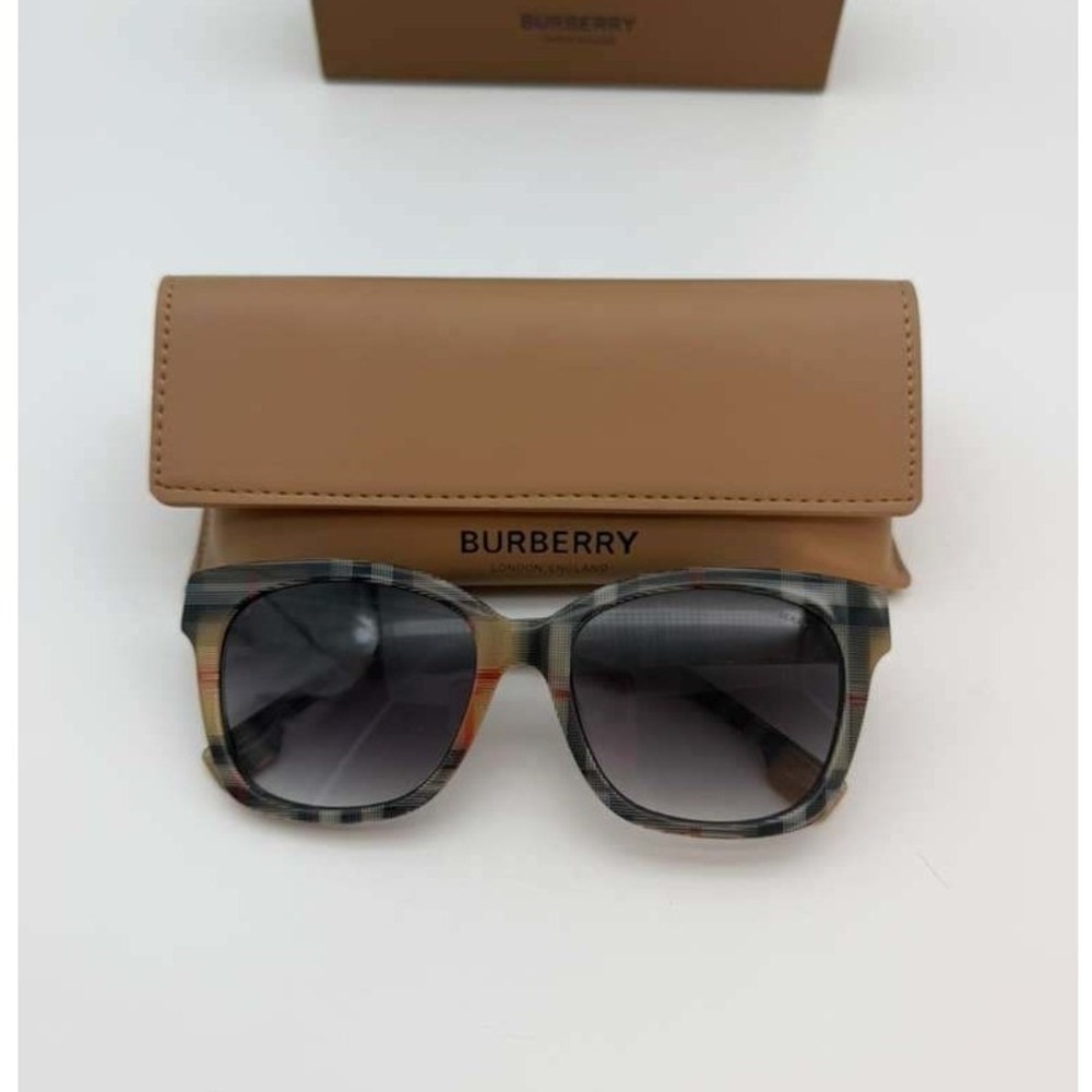 Burberry Check Sunglasses Oversized Plaid Frame Gradient Lens Authentic w/ Case - Picture 3 of 7